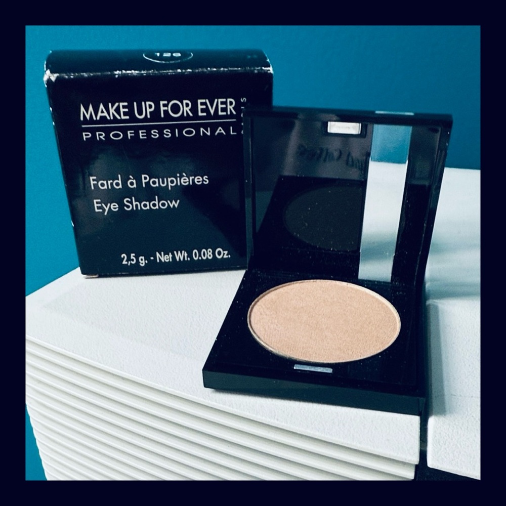 SALE🩷Makeup Forever Professional Eye Shadow -126